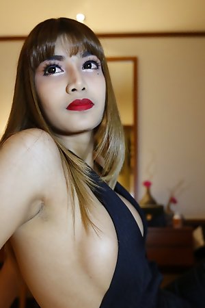 26yo sexy plus lord it over Thai shemale fucks plus sucks wan tourists bushwa plus gets a facial