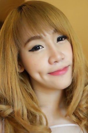 Bangkok Ladyboy gives hard deepthroat surrounding white newcomer cock